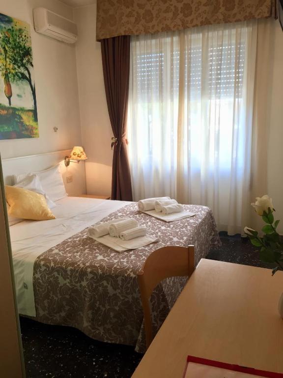 Hotel Scandinavia มารีนา ดิ มาซซา ภายนอก รูปภาพ