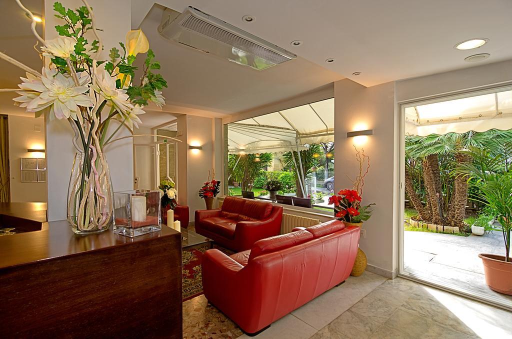 Hotel Scandinavia มารีนา ดิ มาซซา ภายนอก รูปภาพ