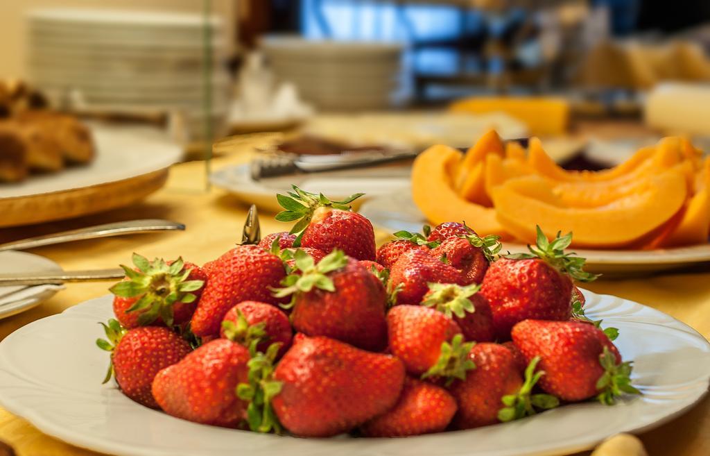 Hotel Scandinavia มารีนา ดิ มาซซา ภายนอก รูปภาพ